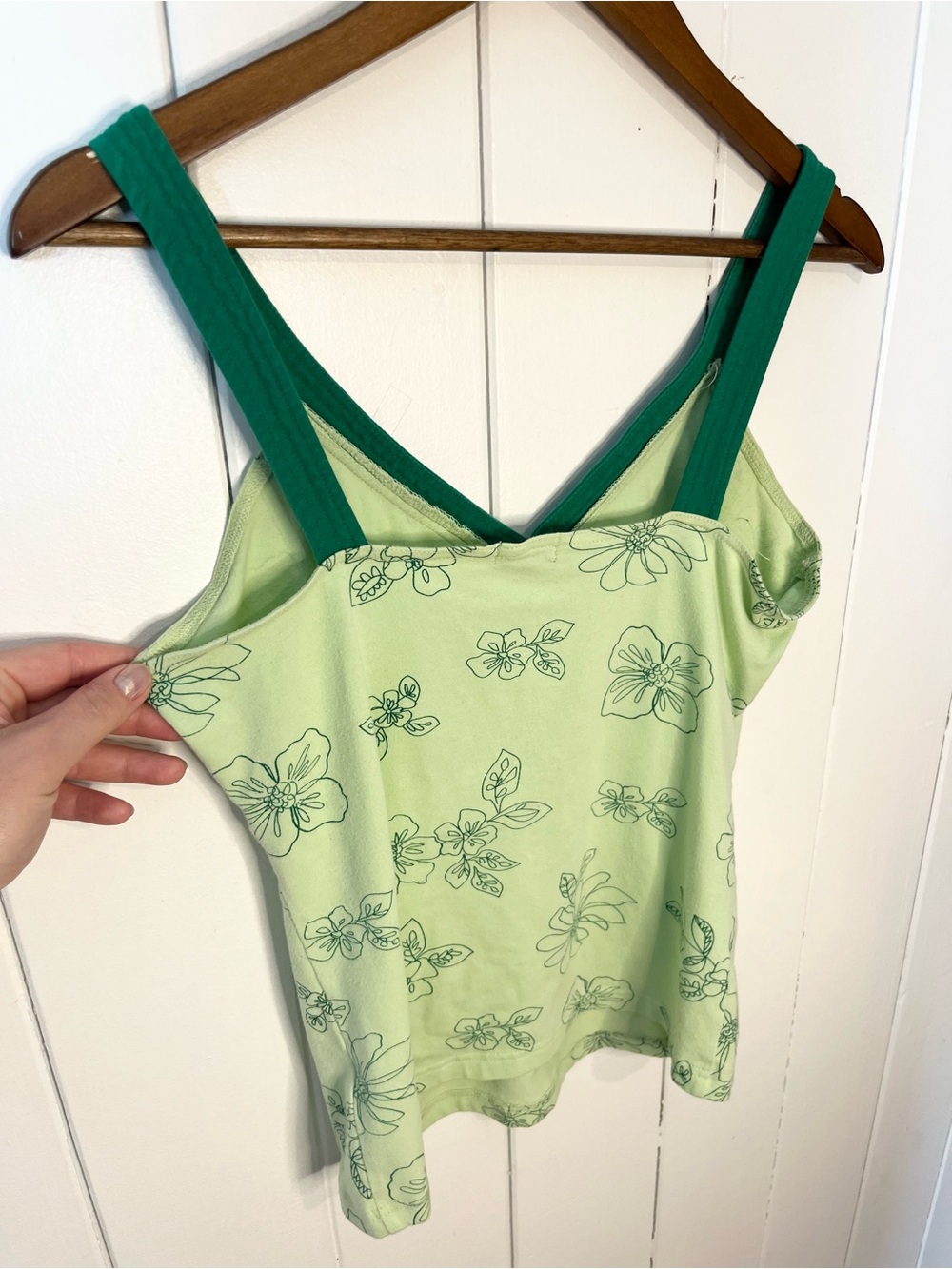 Valley Girl Green Floral Tank Top. Size Large. - Picture 5 of 5